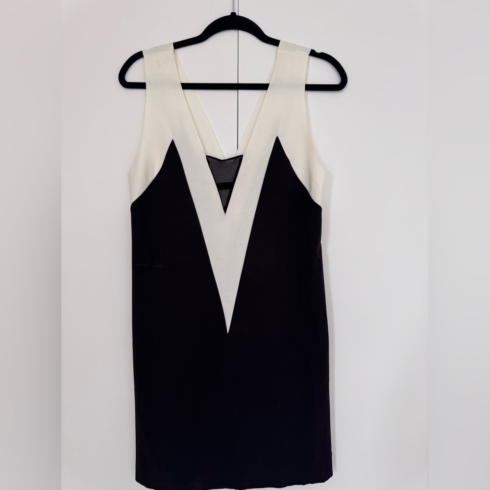 Chic Black and White Backless Dress